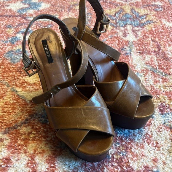 Forever 21 Brown Strappy High Platform Sandals size 7.5 - Picture 2 of 13